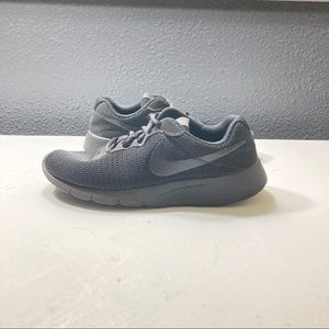 Nike Tanjun Triple Black Running Shoes Sneakers Size 5.5W/4Y